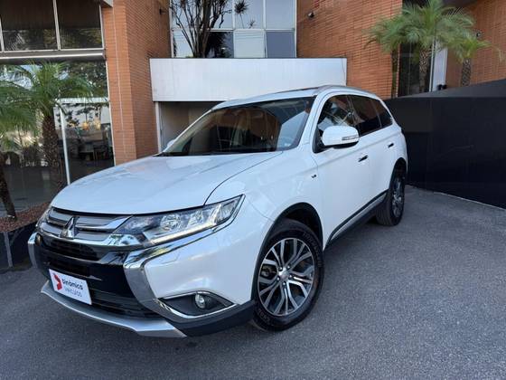 MITSUBISHI OUTLANDER 3.0 GT 4X4 V6 24V GASOLINA 4P AUTOMÁTICO